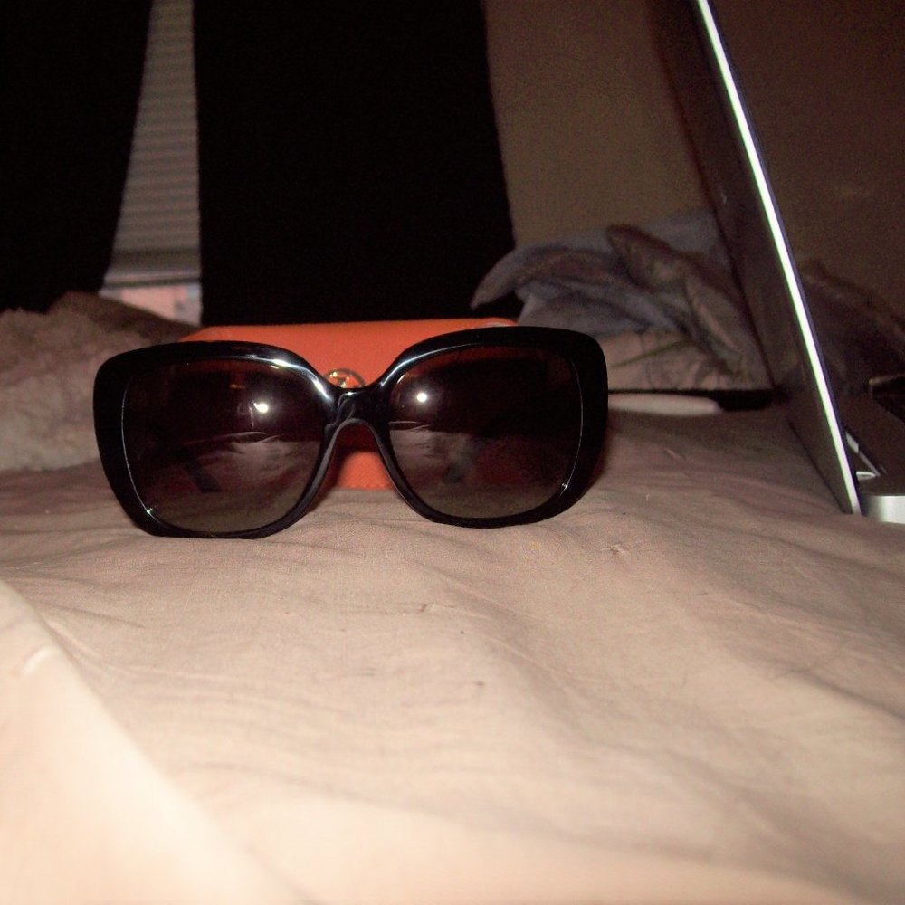 TORY BURCH SUNGLASSES, NEW, BLACK, VERY GLAMOROUS